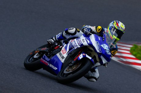 Aksi Yamaha R25 Latihan Bebas ARRC 3 di Suzuka Japan Targetkan Juara berteknologi Blue Core 03 Pertamax7.com