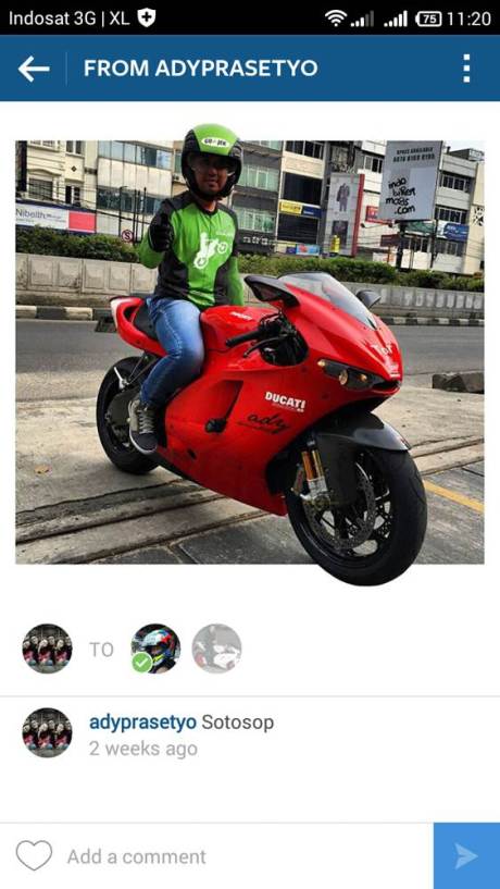 kala mbah dukun indobikermags.com naik ducati desmosedici RR di edit jadi armada go-jek pertamax7.com