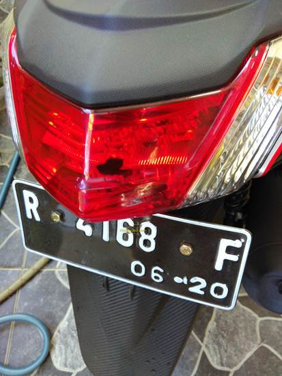 refelktor lampu senja yamaha Nmax meleleh pertamax7.com