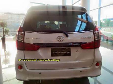 tampak belakang toyota the all new avanza veloz 2015 pertamax7.com