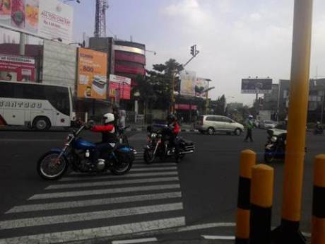 Aksi Pemberani Goweser hadang Mogeh di Jogja supaya tidak terobos lampu merah 03 pertamax7.com