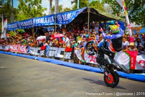 Aksi Wawan tembong free Style Yamaha MT-25 Hibur Masyarakat Pati di Yamaha Cup race seri 5 pertamax7.com_-21