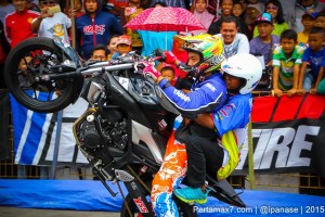 Aksi Wawan tembong free Style Yamaha MT-25 Hibur Masyarakat Pati di Yamaha Cup race seri 5 pertamax7.com_-47
