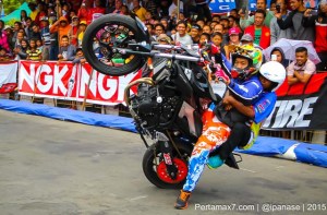Aksi Wawan tembong free Style Yamaha MT-25 Hibur Masyarakat Pati di Yamaha Cup race seri 5 pertamax7.com_-51