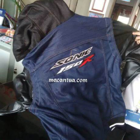 Beli Honda Sonic 150R bulan agustus sampai oktober 2015 berhadiah jaket ekslusif 03 Pertamax7.com