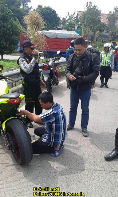 Polisi Gergaji Knalpot Racing Ninja 250 Dan Ninja 150 Di Bogor, Galakkan Tapi Jangan Tebang Pilih pertamax7.com 2