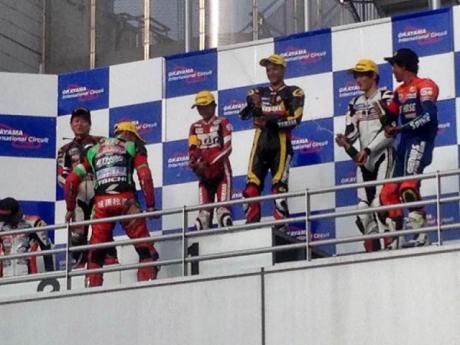 Rey Ratukore Yamaha R25 Kibarkan Merah Putih di Okayama Endurance Race JAPAN Kalahkan Kawasaki Ninja 250FI dan Honda CBR250R