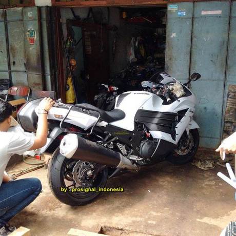 Serem Dinas Perhubungan Bandung Pakai Kawasaki Ninja ZX-14R Kencang 00 pertamax7.com
