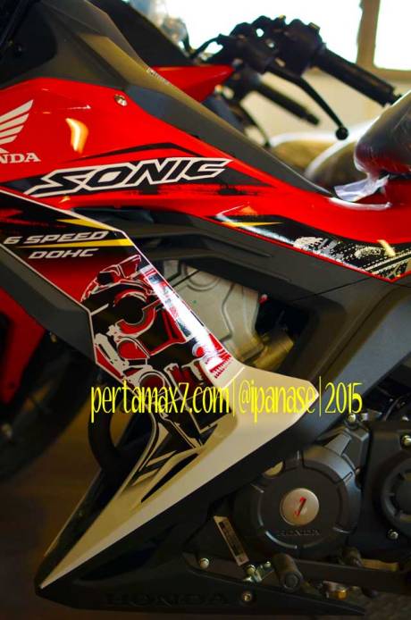 striping new honda sonic 150R bergambar mesin DOHC pertamax7.com