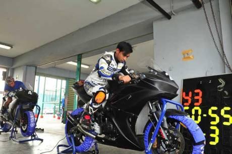 Yamaha-Riding-Academy-2015-di-Sentul-International-Circuit-(3)