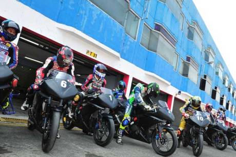 Yamaha-Riding-Academy-2015-di-Sentul-International-Circuit-(5)