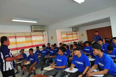Yamaha-Riding-Academy-2015-di-Sentul-International-Circuit