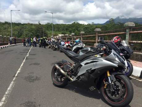 Yamaha YZF-R6 dan komunitas Yamaha revs CBU Indonesia (YRCI)