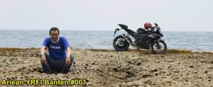 Aksi Yamaha R15 Libas Karang dan Air Laut Pantai Anyer, waspada karat 00&nbsp;pertamax7.com