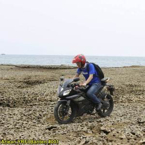 Aksi Yamaha R15 Libas Karang dan Air Laut Pantai Anyer, waspada karat 04&nbsp;pertamax7.com