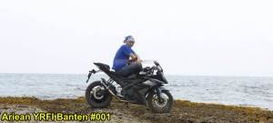 Aksi Yamaha R15 Libas Karang dan Air Laut Pantai Anyer, waspada karat 11&nbsp;pertamax7.com
