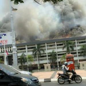 Gedung Mapolda Jateng Terbakar, banyak Motor Hangus 17&nbsp;Pertamax7.com