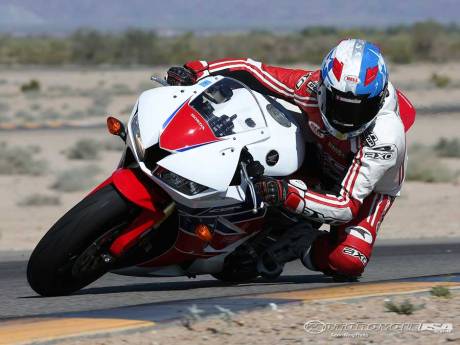 Honda-CBR600RR-2013-pertamax7.com-1