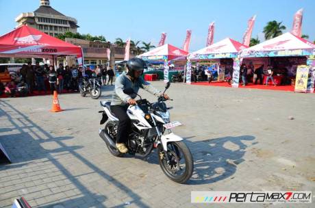 intip-acara-grand-launching-all-new-Honda-CB15R-dan-New-Sonic-150R-Ponorogo-Jatim02 Pertamax7.com