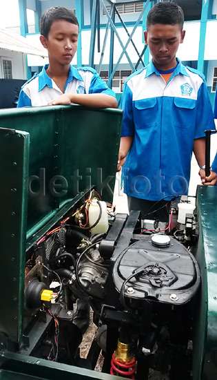 Mobil Jeep bermesin Yamaha Old Vixion buatan SMK Angkasa 05 Pertamax7.com