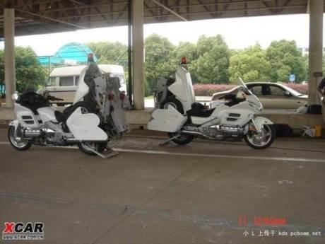 Modifikasi Honda Goldwing GL1800 Buat Derek Mobil di Jepang 02 pertamax7.com
