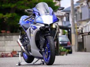 Modifikasi-Yamaha-R25-jadi-ala-All-New-Yamaha-R1-2015–pertamax7.com-1-