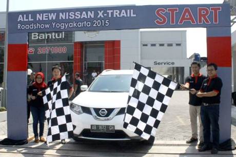 Nissan X-Trail Blind Parking Challenge Parkir Tanpa lihat Spion dengan Around View Monitor 02 pertamax7.com