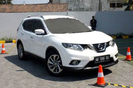 Nissan X-Trail Blind Parking Challenge Parkir Tanpa lihat Spion dengan Around View Monitor 03 pertamax7.com