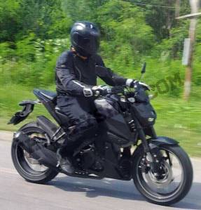 Penampakan-motor-naked-yamaha-diduga-MT-15-di-Thailand-ini-nampak-seperti-R15-modifan-pertamax7.com