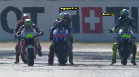 rossi angkat kaki bikin lorenzo marah pertamax7.com