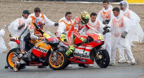 Rossi Vs Stoner Crash Motogp Jerez Marshall help 46 00 pertamax7.com