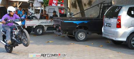 uji wheelie new Honda Sonic 150R pertamax7.com