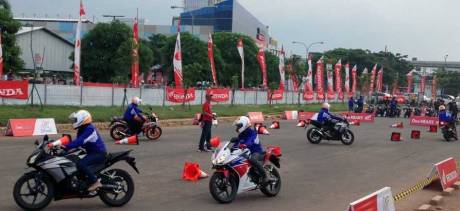 AHM Ajak Pecinta Motor Sport Honda Nonton MotoGP 2015 pertamax7.com