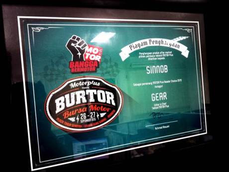 Gir Sinnob raih penghargaan Sinnob Raih Penghargaan Motor Plus Reader Choice 2015 Pilihan Pembaca 00 pertamax7.com