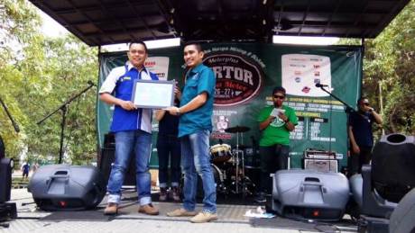 Gir Sinnob raih penghargaan Sinnob Raih Penghargaan Motor Plus Reader Choice 2015 Pilihan Pembaca 01 pertamax7.com