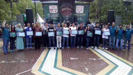 Gir Sinnob raih penghargaan Sinnob Raih Penghargaan Motor Plus Reader Choice 2015 Pilihan Pembaca 02 pertamax7.com