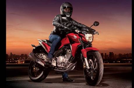 Honda CB Twister 250 cocok jadi Suksesor Tiger Revo 15 Pertamax7.com