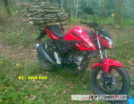 Masih Baru belum Keluar Pelat Nomer All New Honda CBR150R merah ini buat kerja angkat kayu 01 Pertamax7.com