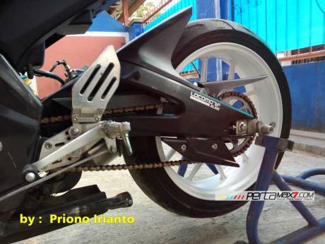 Modifikasi Yamaha Old Vixion berjubah fairing R15 V1.0 pake buntut R15 V2.0 ini gimana om08 Pertamax7.com