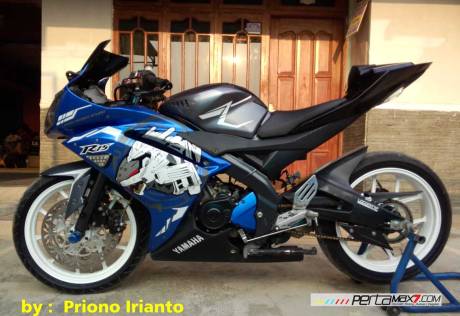 Modifikasi Yamaha Old Vixion berjubah fairing R15 V1.0 pake buntut R15 V2.0 ini gimana om10 Pertamax7.com