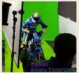 Pebalap Motogp Aleix Espargaro dan Vinalez Syuting Iklan Suzuki Satria F Injeksi pertamax7.com