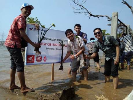 PT. AHM Gelar Program Sahabat Satu Hati Membatik serta 700 biker Honda  Cintai Batik Indonesia 00 pertamax7.com