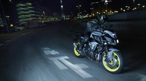 2016 New Yamaha MT-10 2016-Yamaha-MT-10-EU-Night-Fluo-Action-010 Pertamax7.com