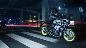 2016 New Yamaha MT-10 2016-Yamaha-MT-10-EU-Night-Fluo-Action-011 Pertamax7.com