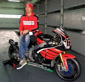 Aksi Pertama Nicky Hayden geber Honda CBR1000RR di WSBK 04&nbsp;Pertamax7.com