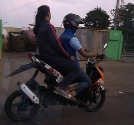 Biyuh Honda BeAT ini Nungging Abisss... Yamaha R15 kalah telak pertamax7.com