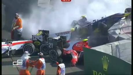 crash GP2 Abu dhabi 2015 Rio Harianto Juara 4 Dunia Balap GP2 tahun 2015, Selamat pertamax7.com 2