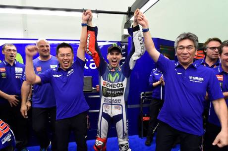 Foto Selebrasi Lorenzo Juara Dunia Motogp 2015, Awas Jangan dibuka 04 Pertamax7.com