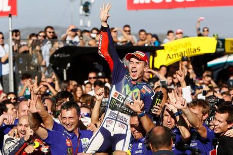 Foto Selebrasi Lorenzo Juara Dunia Motogp 2015, Awas Jangan dibuka 08 Pertamax7.com