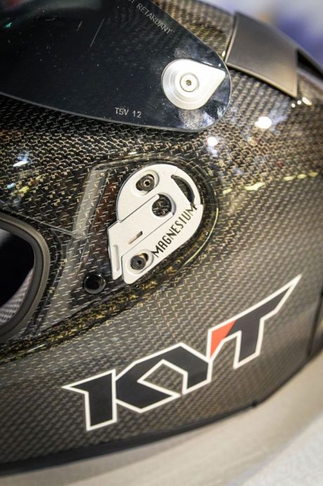 Intip Kerennya Helm KYT TURNDER FLASH Carbon Fiber dan Pakai Titanium, Buatan Italy Lho 04 Pertamax7.com